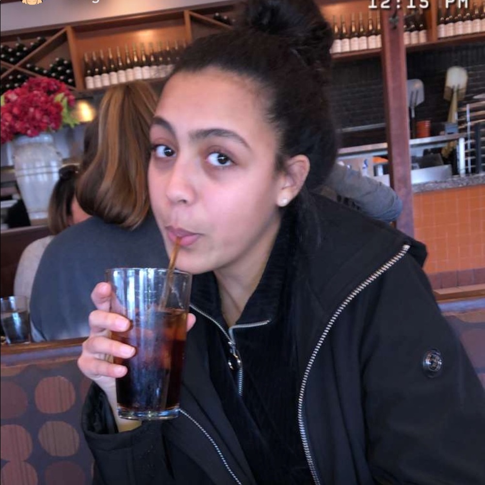 Meet your Posher, Houda